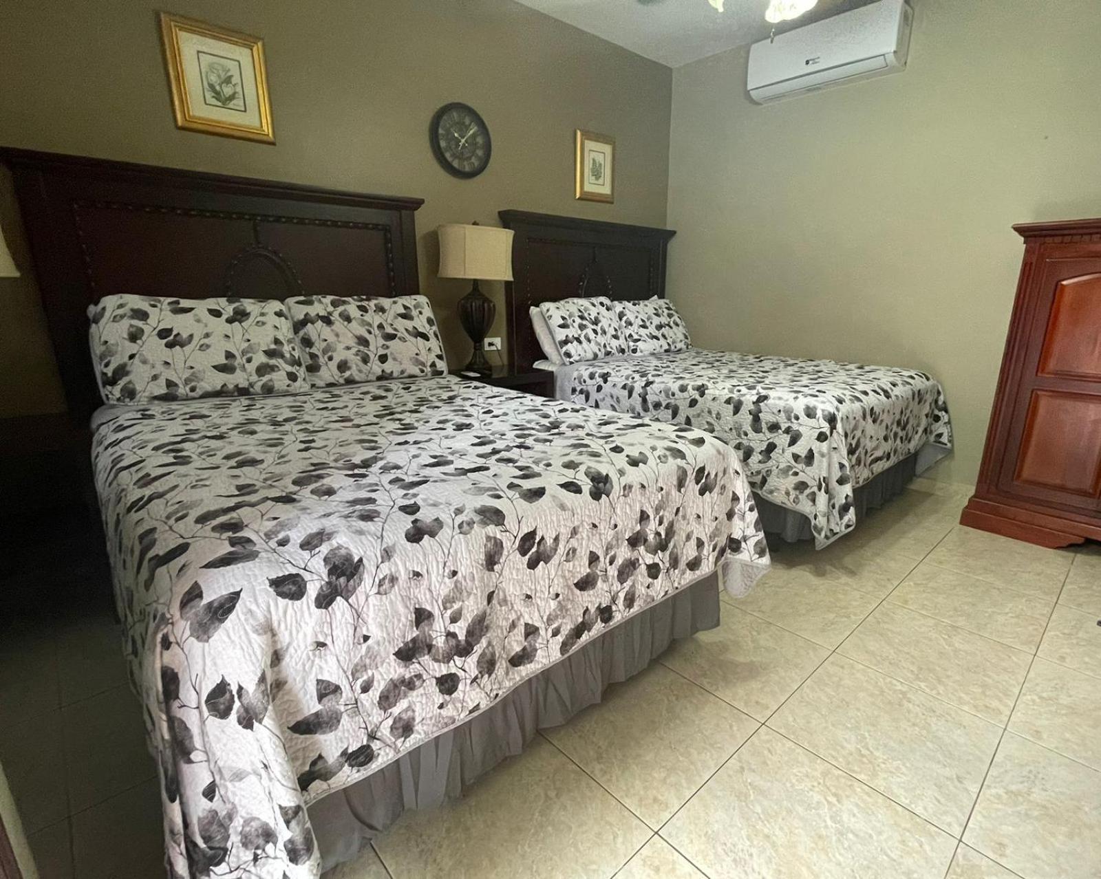 Refugio De La Montana B&B San Pedro Sula Room photo